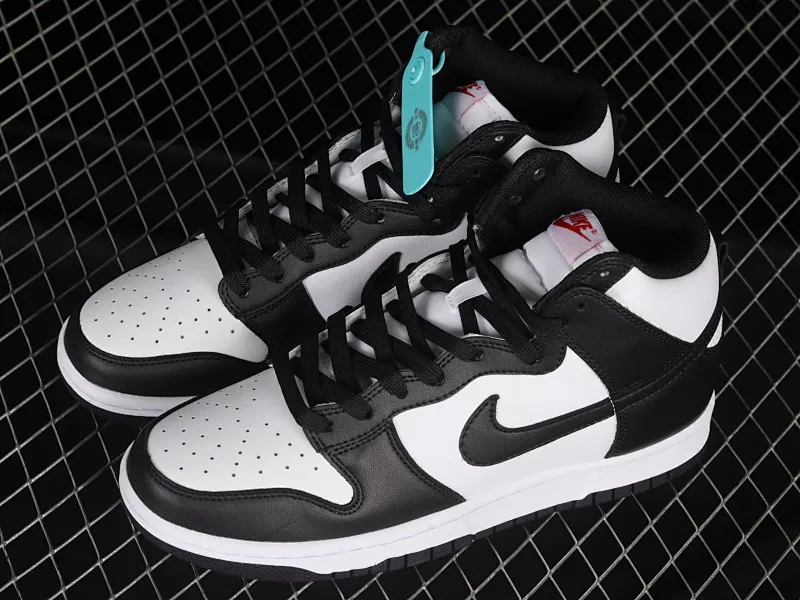 All Categories Nk SB Dunk Series Nk Dunk SB High High-top sneakers Nk SB Dunk High Black and white Panda SB smashed backboard high-top sneakers DD1399-105